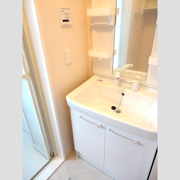 洗面所 (洗髪洗面化粧台)