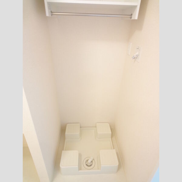 洗面所 (102室内洗濯機置場)