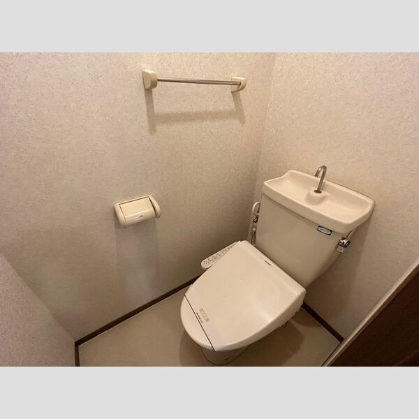 トイレ (温水洗浄暖房便座)