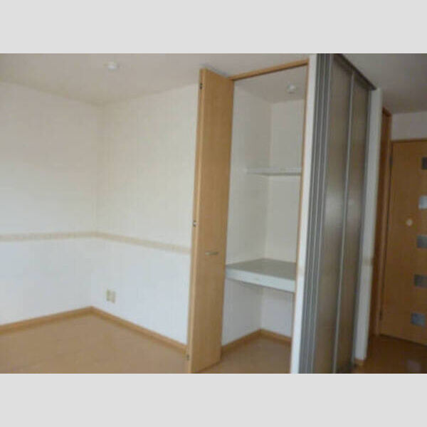 収納 (102 南西洋室・収納)