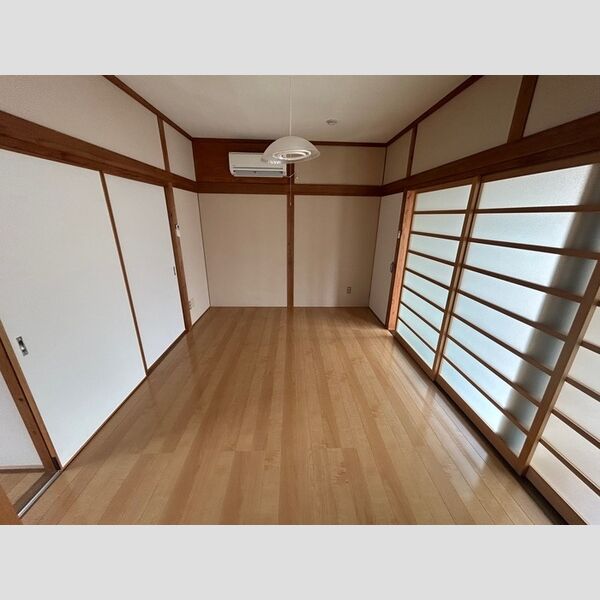 居室・リビング (洋室南)