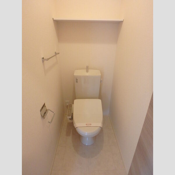 トイレ (トイレ)
