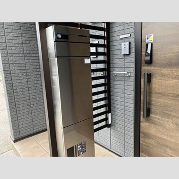 玄関 (宅配ボックス・郵便ポスト)