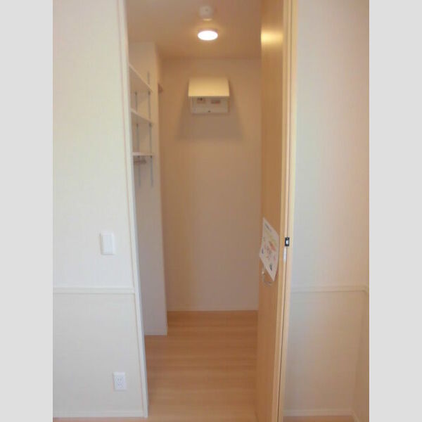 収納 (ウォークインクローゼット)