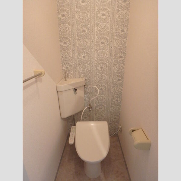 トイレ (トイレ)