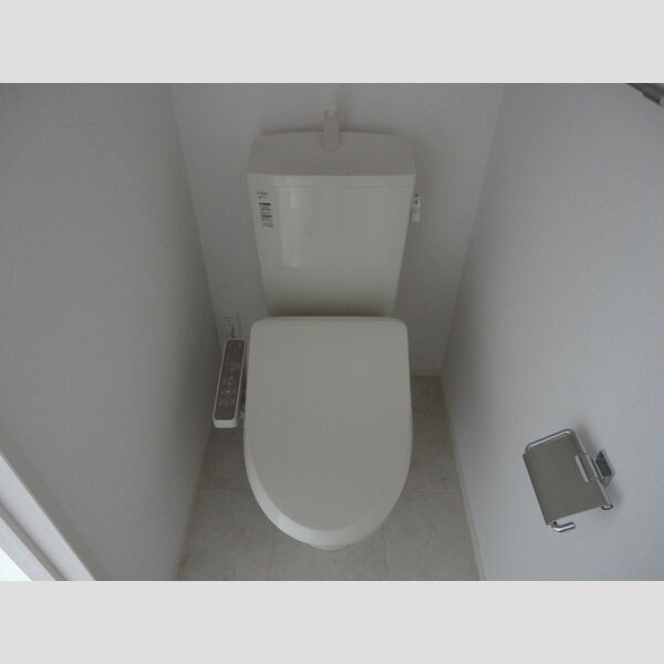 トイレ (トイレ)
