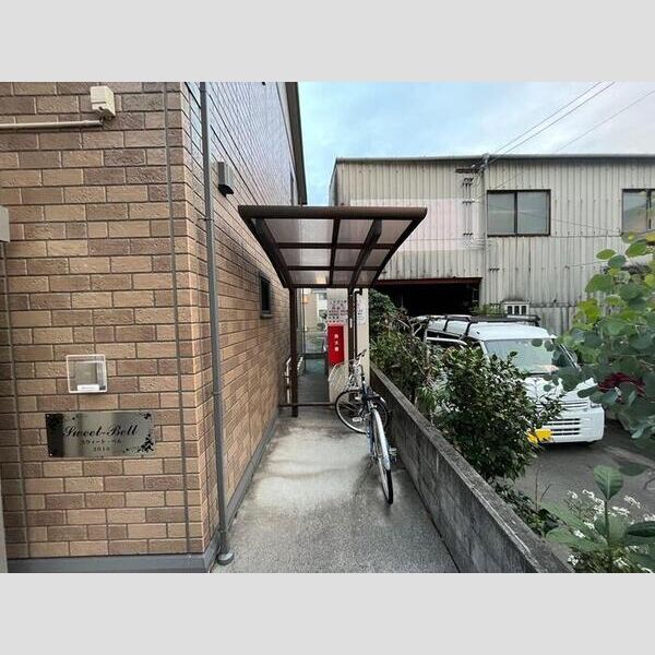 現地周辺 (駐輪場)