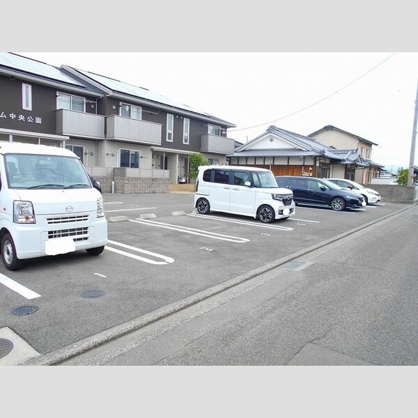 駐車場 (駐車場)