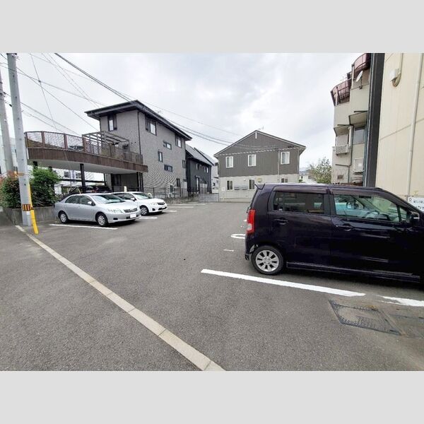 駐車場 (駐車場)