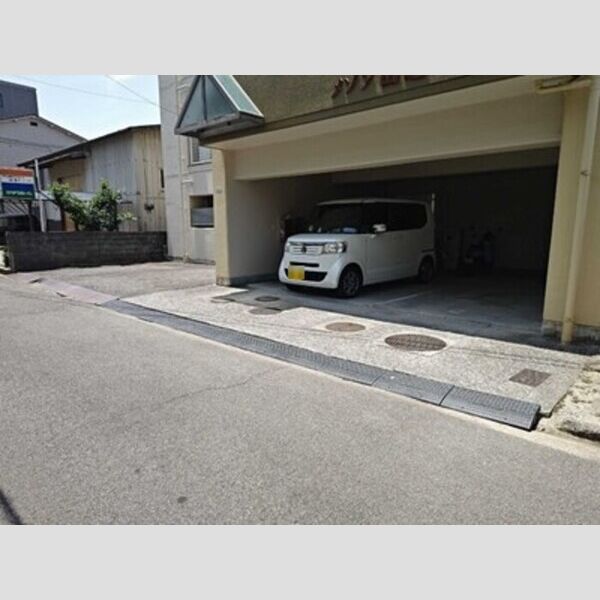 駐車場 (駐車場)