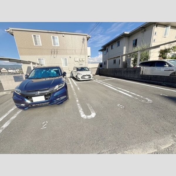 駐車場 (駐車場)