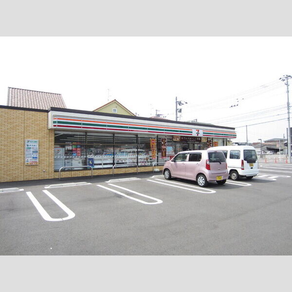 現地周辺 (セブンイレブン　空港通り6丁目店　1108m)