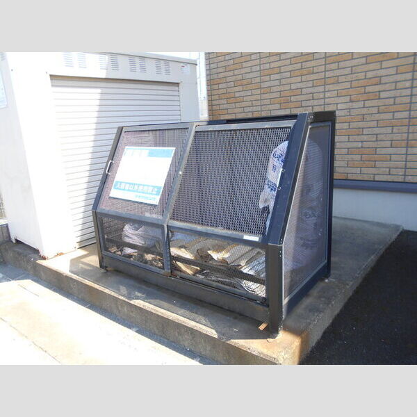 現地周辺 (ゴミ置き場)