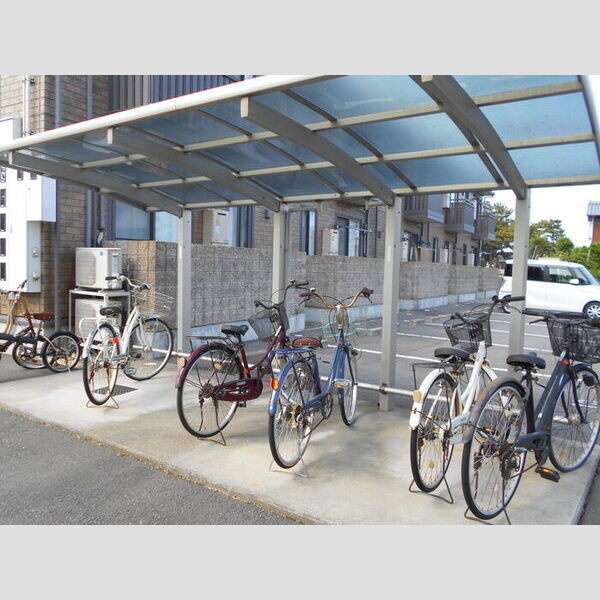 現地周辺 (駐輪場)