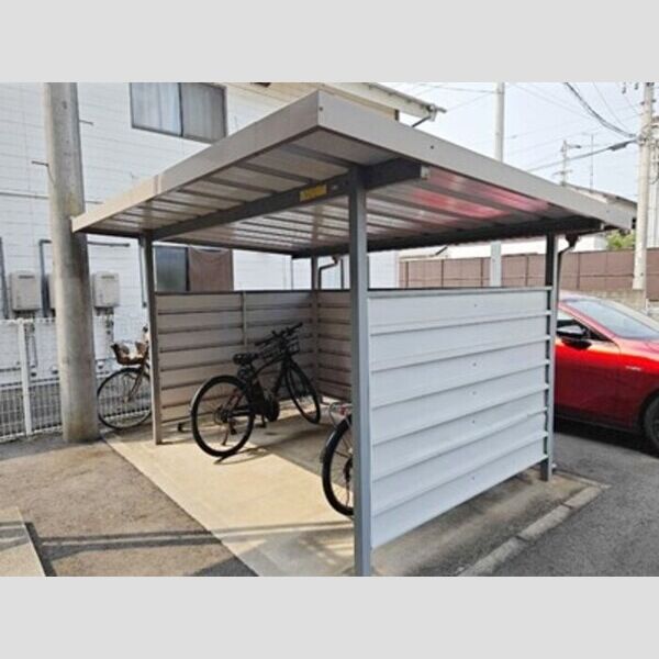 現地周辺 (駐輪場)