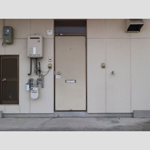 エントランス (エントランス)