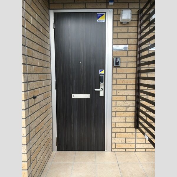 エントランス (玄関)