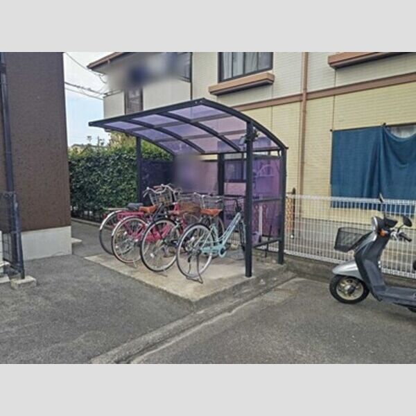 現地周辺 (駐輪場)