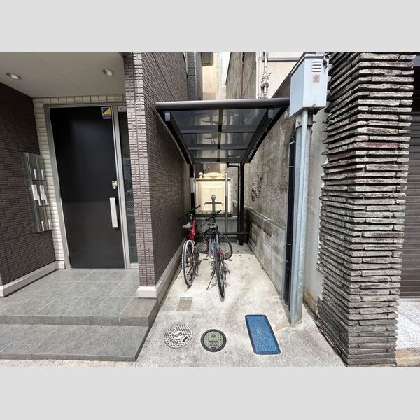 現地周辺 (駐輪場)