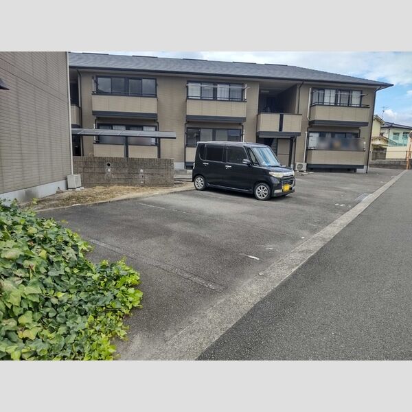 現地周辺 (駐車場)