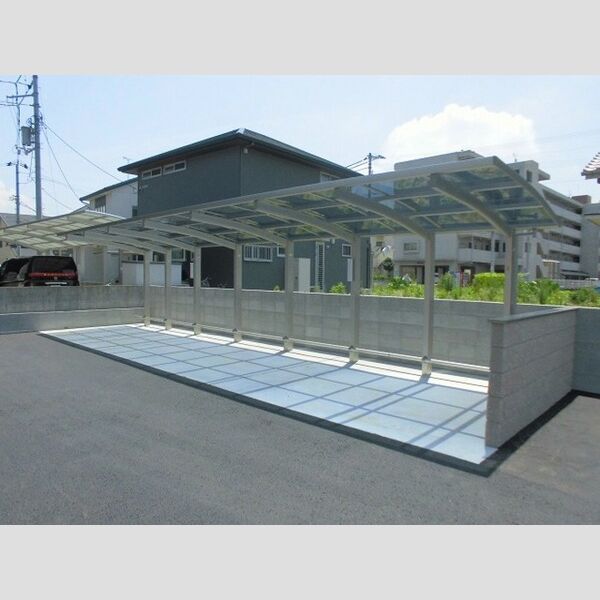 現地周辺 (駐輪場)