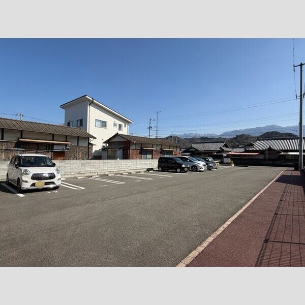 駐車場 (駐車場)