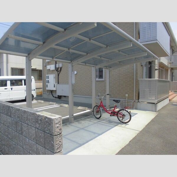 現地周辺 (駐輪場)