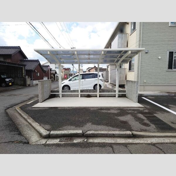 現地周辺 (駐輪場)