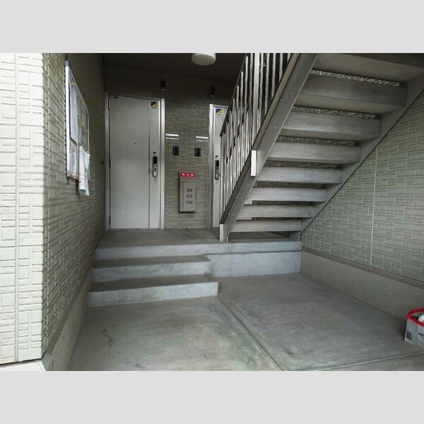 エントランス (エントランス)