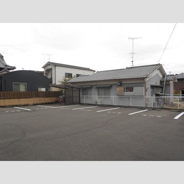駐車場 (駐車場)