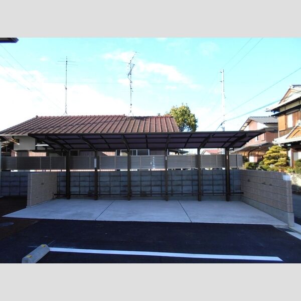 現地周辺 (駐輪場)