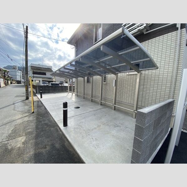 現地周辺 (駐輪場)