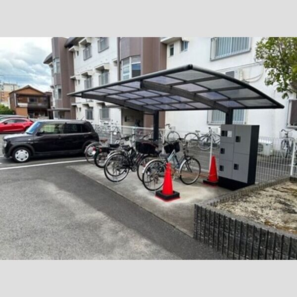 現地周辺 (駐輪場)