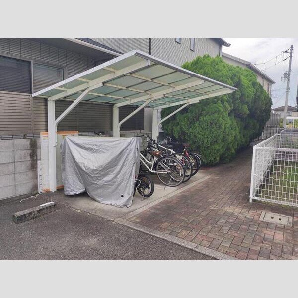 現地周辺 (駐輪場)