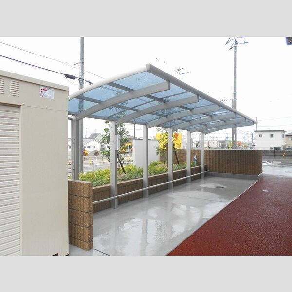 現地周辺 (駐輪場)