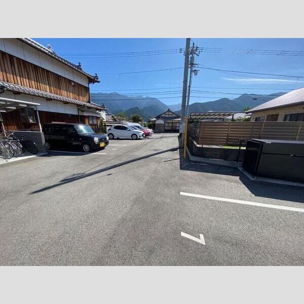 駐車場 (駐車場)