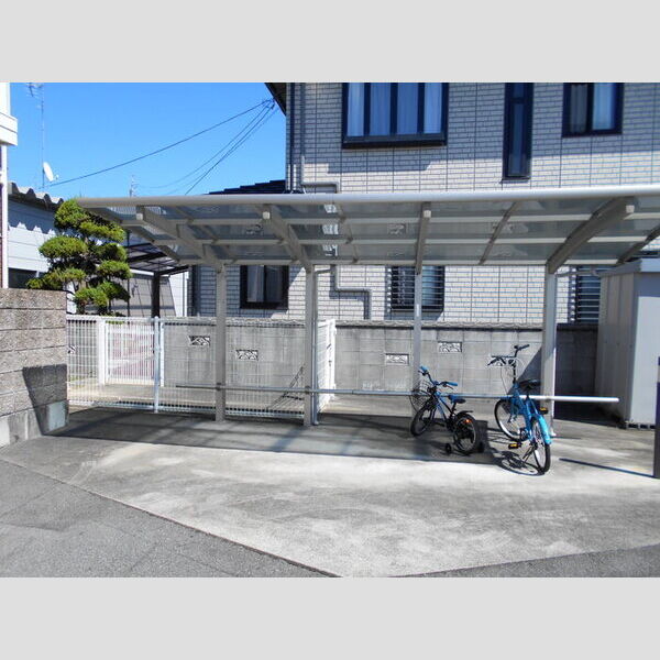 現地周辺 (駐輪場)