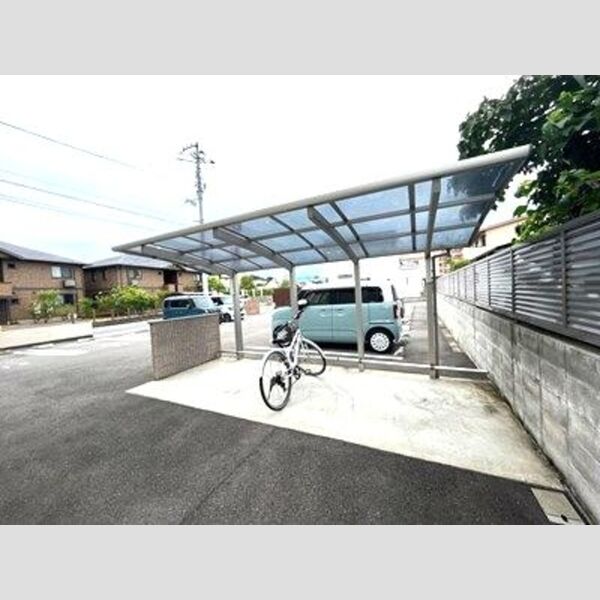 現地周辺 (駐輪場)