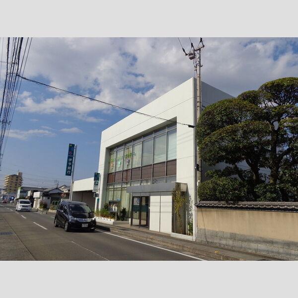 現地周辺 (伊予銀行 椿支店 491m)
