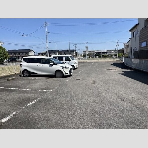 駐車場 (駐車場)