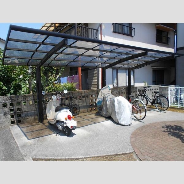 現地周辺 (駐輪場)