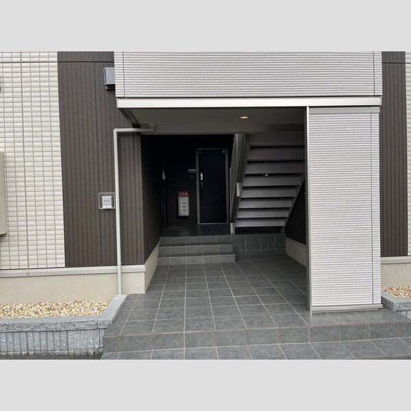 エントランス (エントランス)