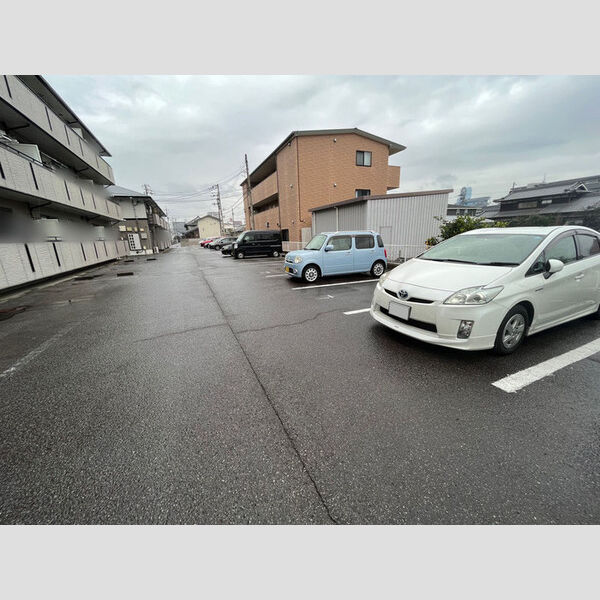 駐車場 (駐車場)