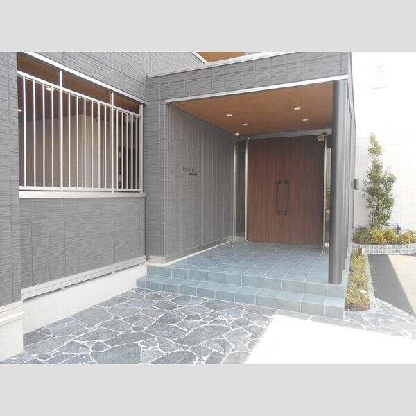 エントランス (エントランス)