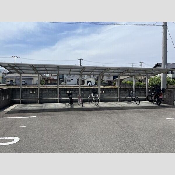 現地周辺 (駐輪場)