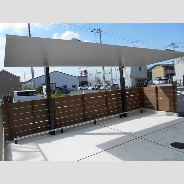 現地周辺 (駐輪場)