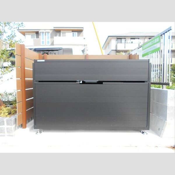 現地周辺 (ゴミ庫)