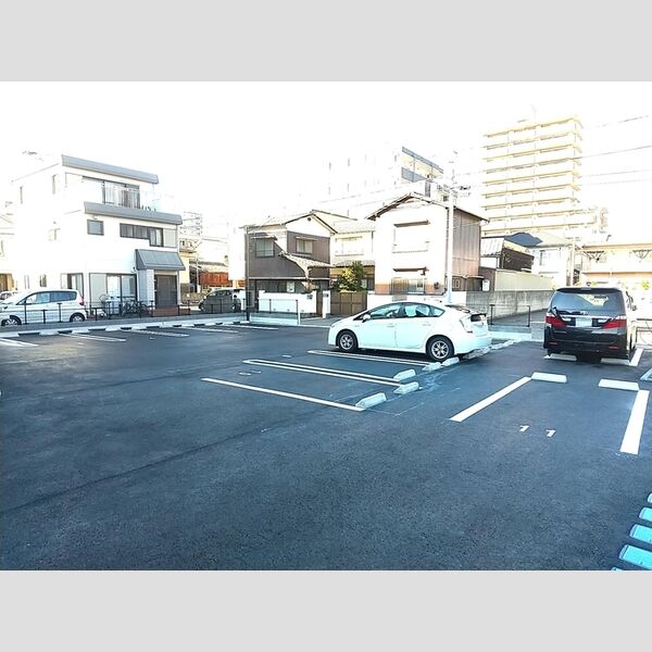 駐車場 (駐車場)