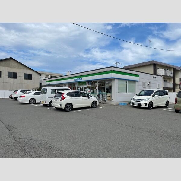 現地周辺 (ファミリーマート今治東鳥生店　約121m)