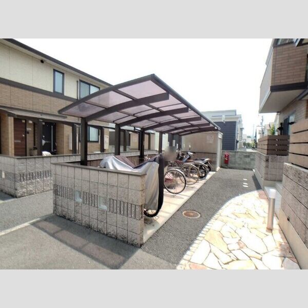 現地周辺 (駐輪場)